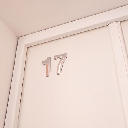 Casa Vacanze Decumano 17 نابولي المظهر الخارجي الصورة