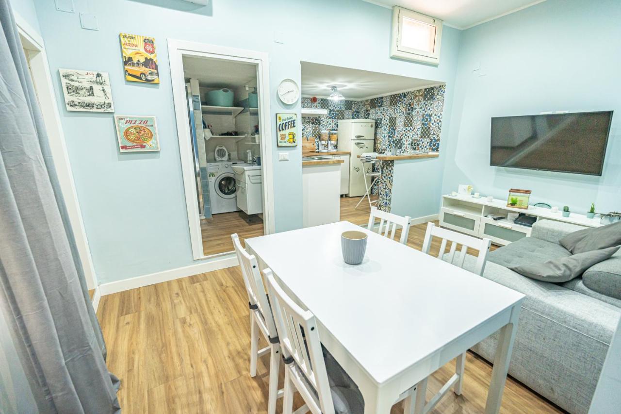 Casa Vacanze Decumano 17 نابولي المظهر الخارجي الصورة