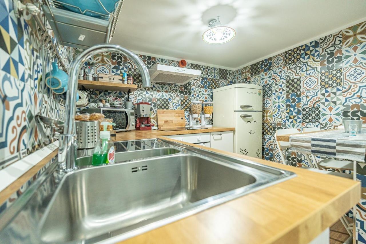 Casa Vacanze Decumano 17 نابولي المظهر الخارجي الصورة